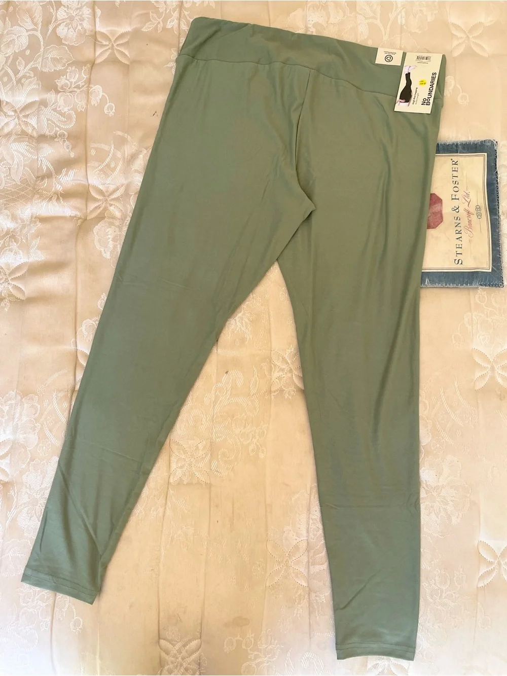 New No Boundaries High-Rise Women's Leggings in Sage Green